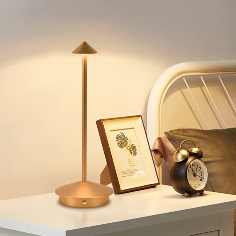 Luminária de Led Tóquio com Acendimento ao Toque Dourado