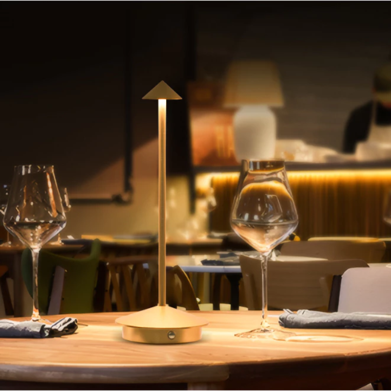 Luminária de Led Tóquio com Acendimento ao Toque Dourado