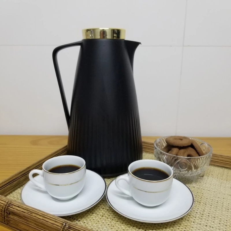 Garrafa Térmica de Café Roma - Preta e Dourada 1L