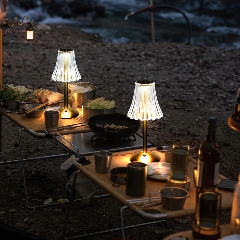 Luminária de Led Grécia com Acendimento ao Toque Dourado