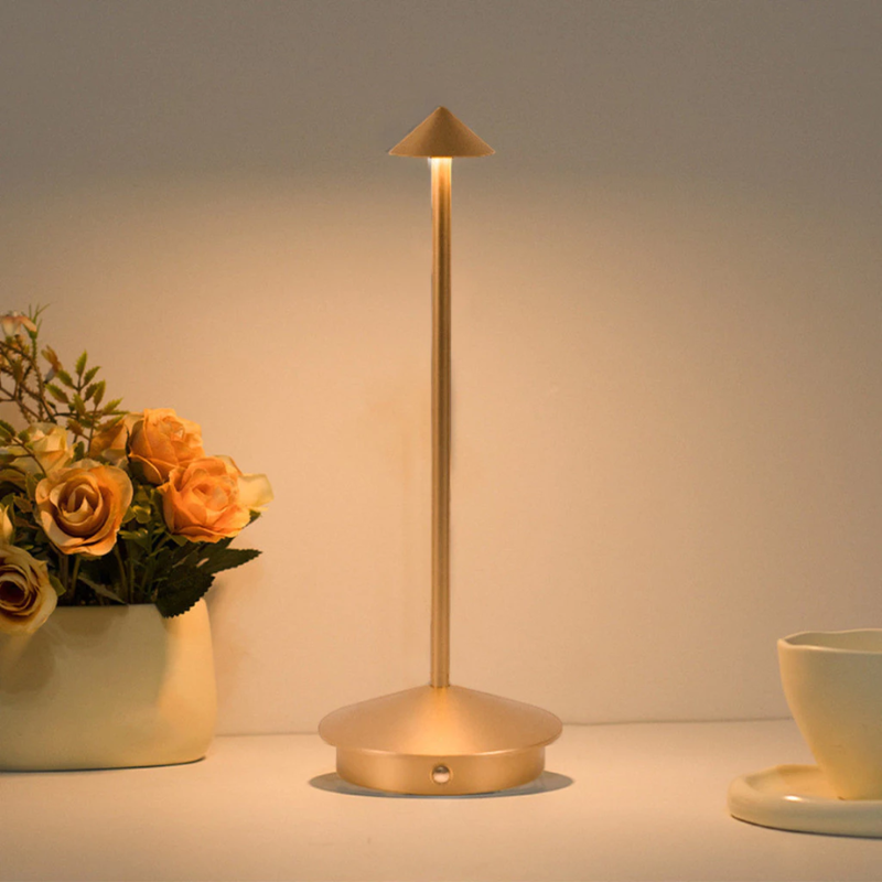 Luminária de Led Tóquio com Acendimento ao Toque Dourado