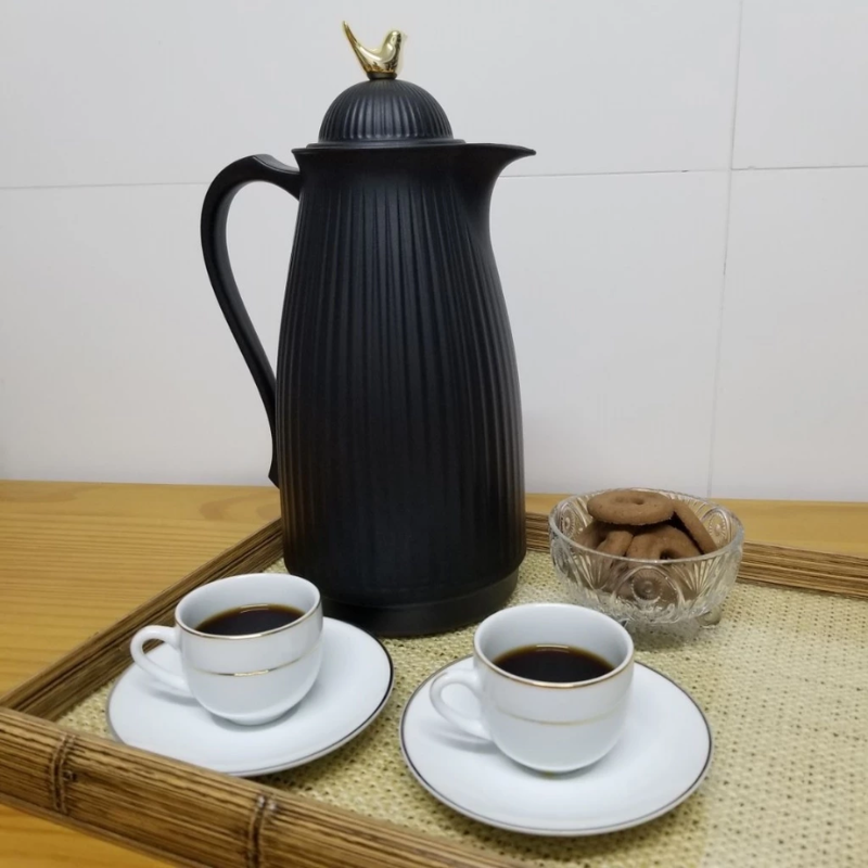 Garrafa Térmica de Café Veneza - Preta e Dourada 1L