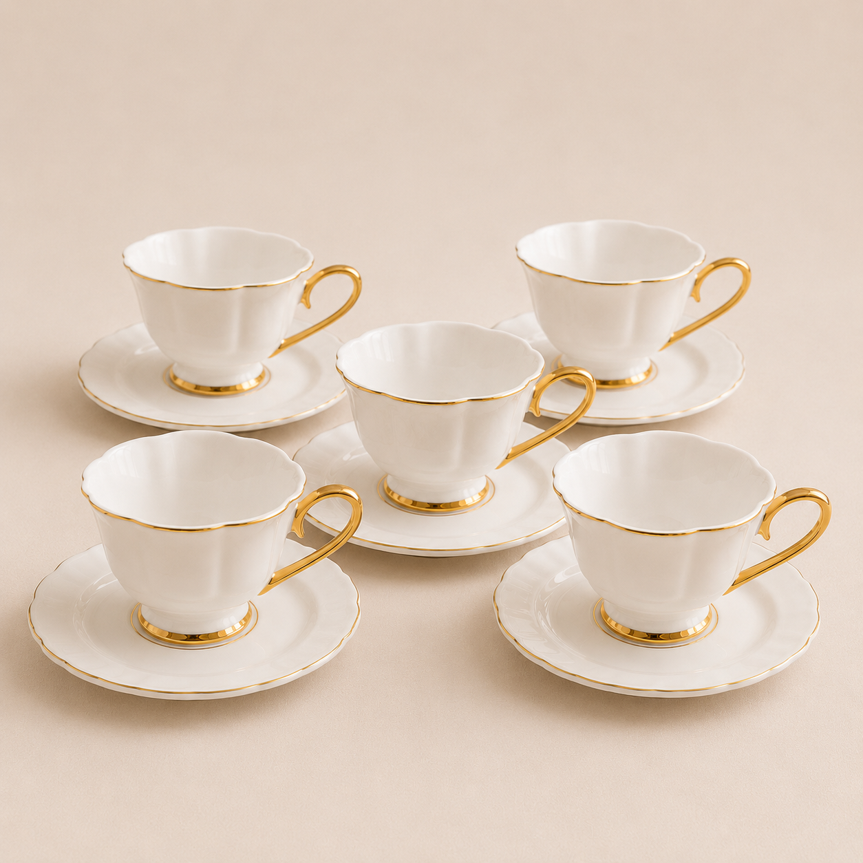Xícaras de Café Serena em Porcelana com Fio Dourado