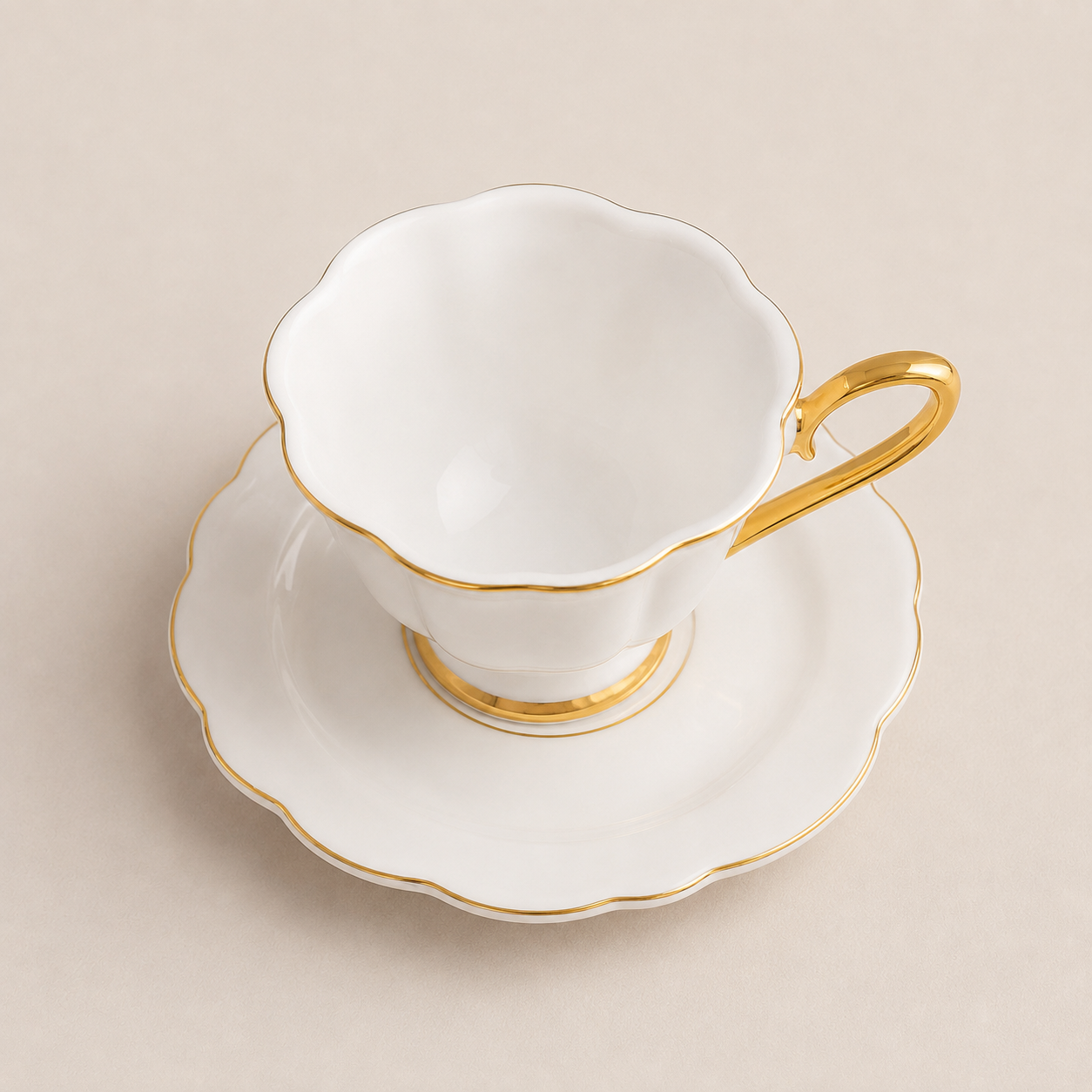 Xícaras de Café Serena em Porcelana com Fio Dourado