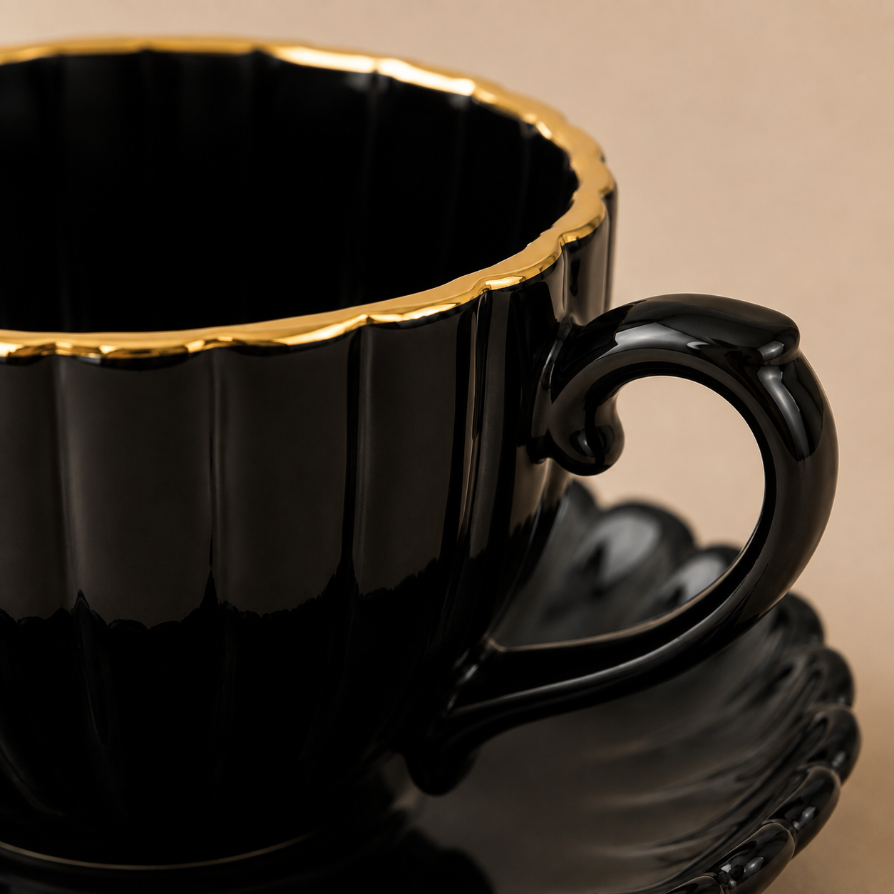 Xícaras de Café Ônix com Borda Dourada 100ml